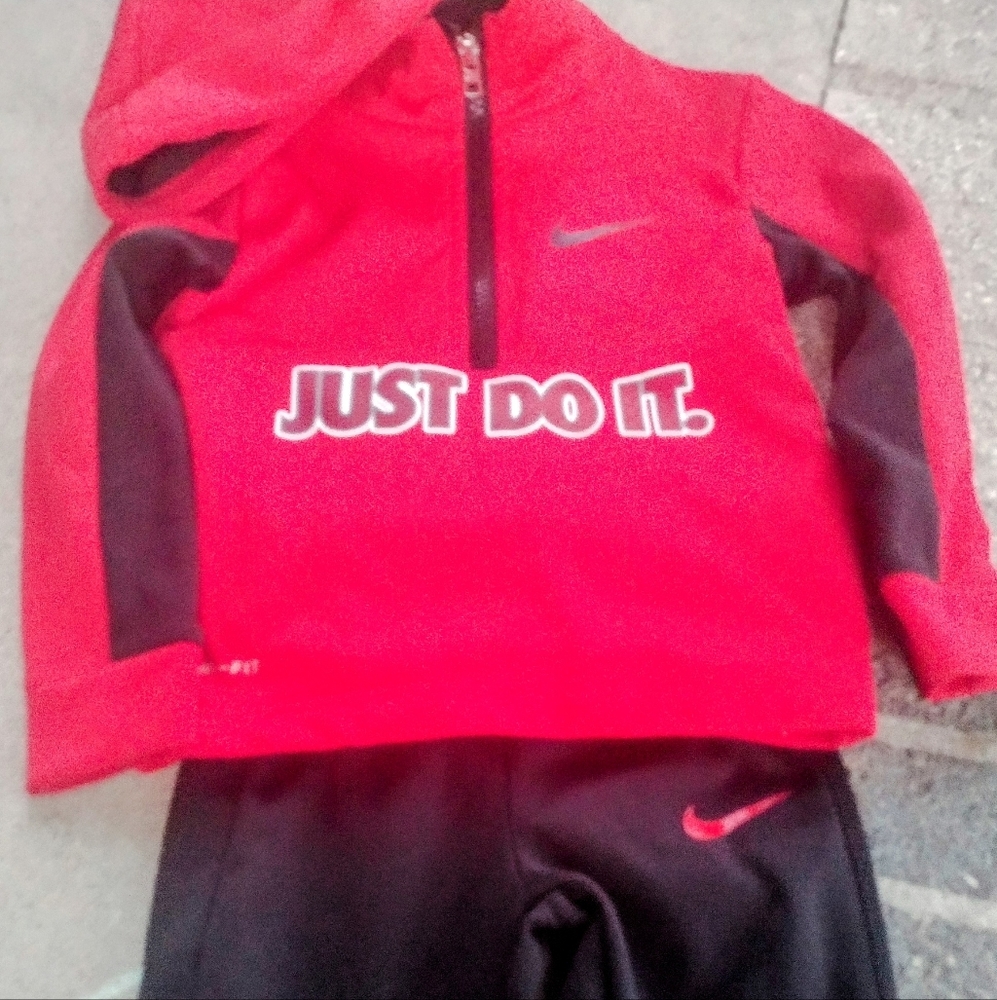 Nike 2 Toddler suit